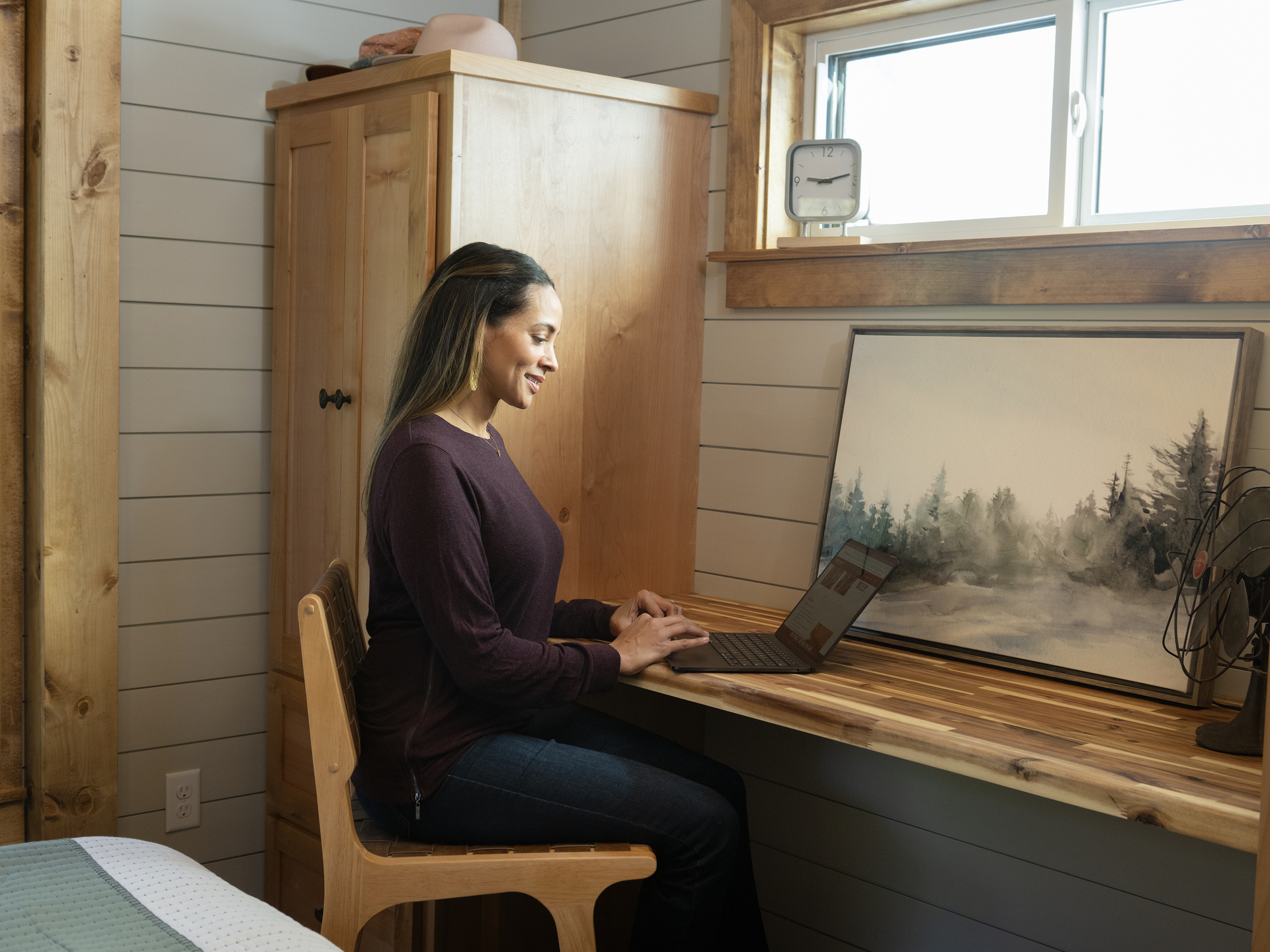 Spacious Desk and Built-Ins